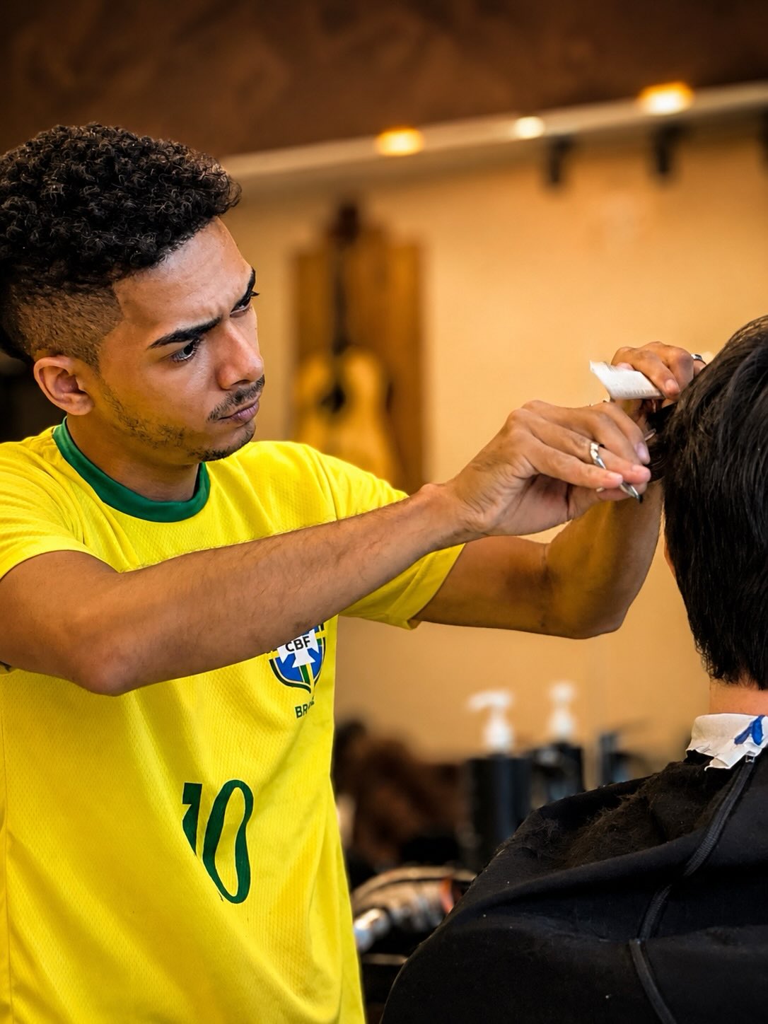 Profissional da Barbearia do Mister: Especialistas em degradê